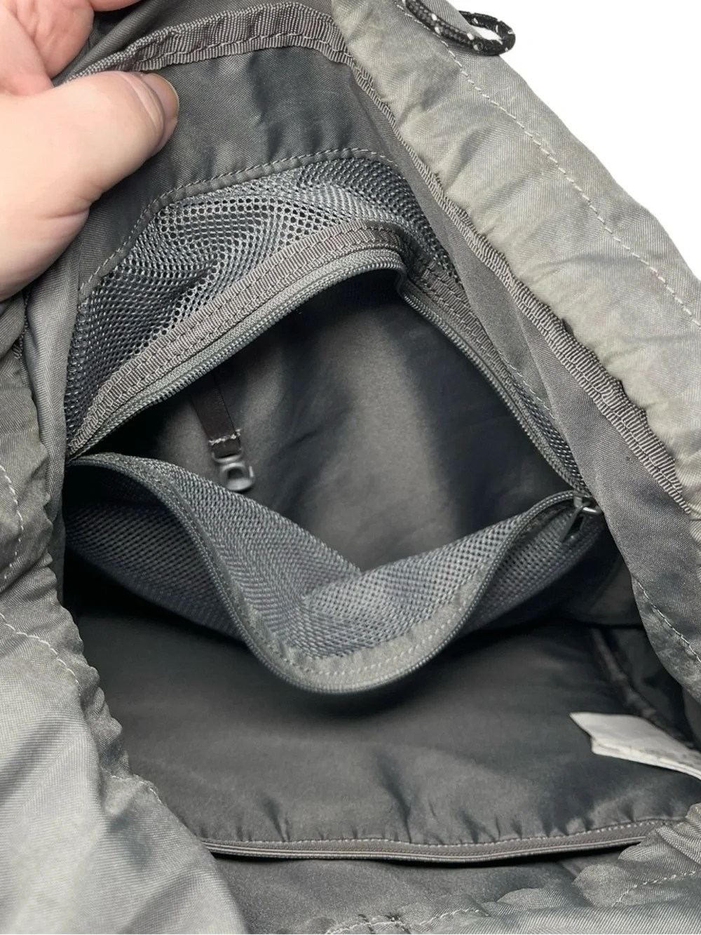 Burton Outing Backpack Black Gray Rucksack Laptop Sleeve School Travel Bag